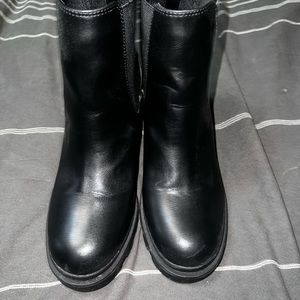 Black DV (dolce vita) boots new in box